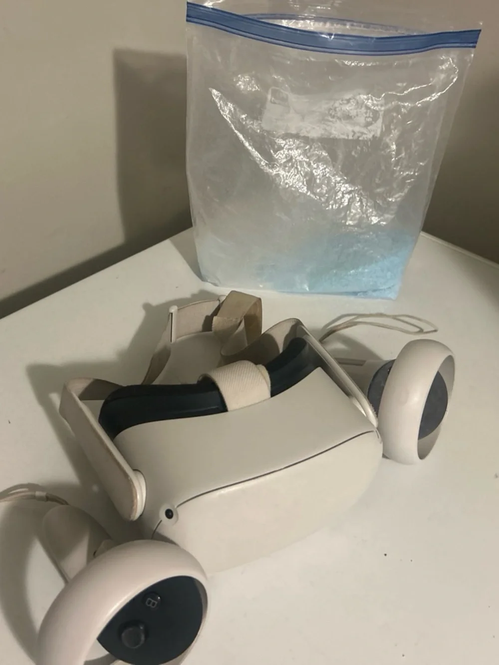 Meta Quest 2 White VR Headset with White Controllers